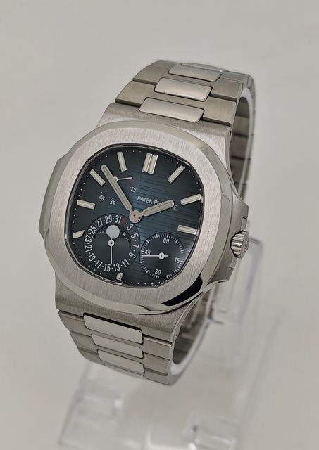 Patek Philippe Nautilus 5712/1A-001 Image 2